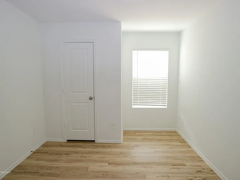 21811 Hickory Springs Ct — Photo 16