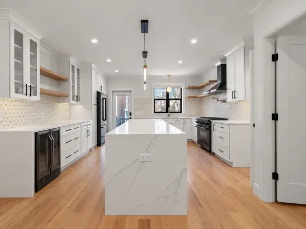 181 I St, South Boston, MA 02127