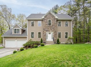 12 Cowdry Hill Rd, Westford, MA 01886