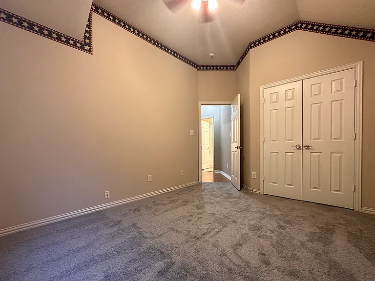 2028 Greenfield Ln — Photo 13