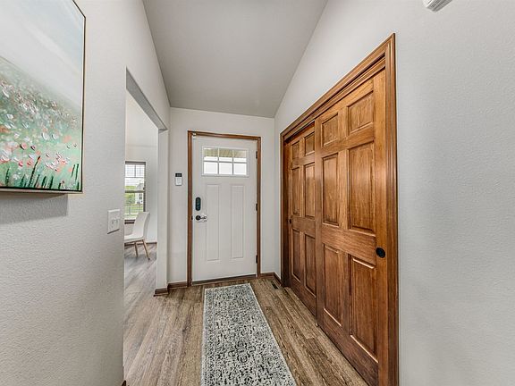 4th image of 1363 Lakeridge Dr