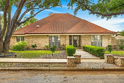 304 Bluebird Ave Photo 1