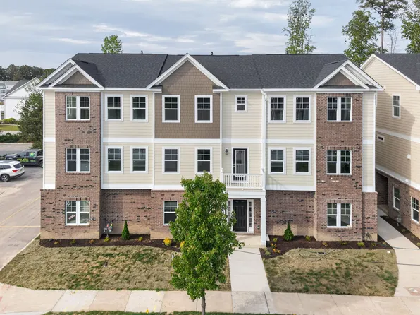 621 Commonwealth Dr, Yorktown, VA 23693