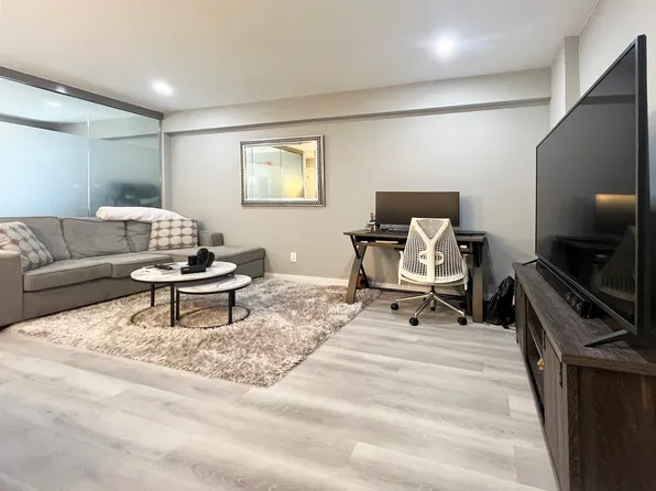 170 West 23rd Street image 1 of 13