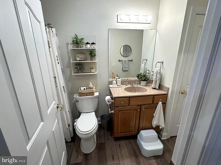 1324 W Chester Pike #203 — Photo 12
