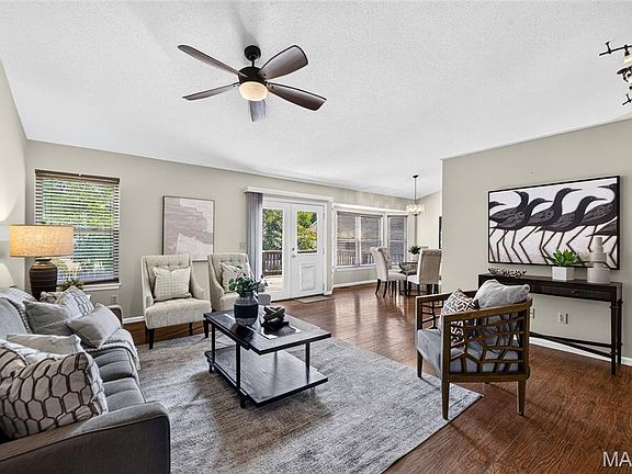 3rd image of 582 Prentice Dr