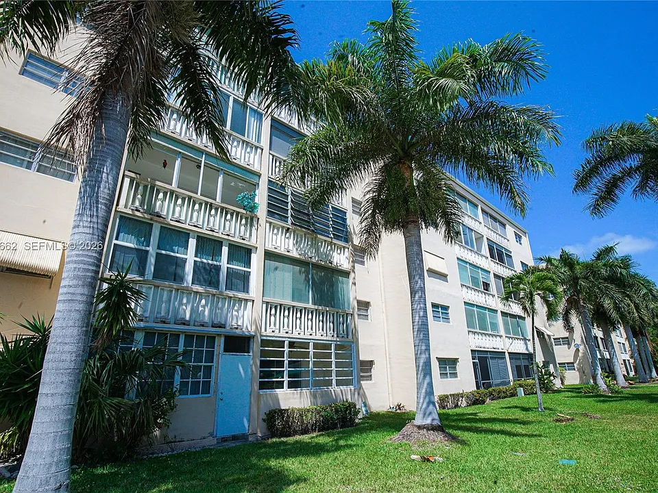 232 NE 12th Ave #103