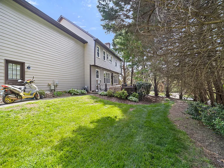 4601 Jamesford Dr — Photo 45