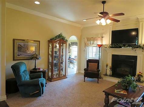 Living Rm to Breakfast