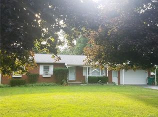 4670 Schurr Rd, Clarence, NY 14031