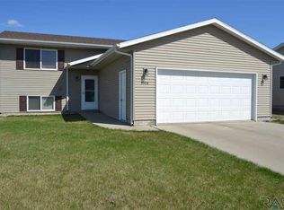 3908 N Oklahoma Ave, Sioux Falls, SD 57107