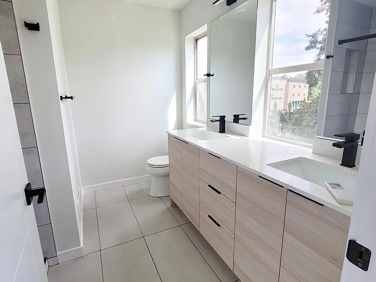 Master bedroom bathroom