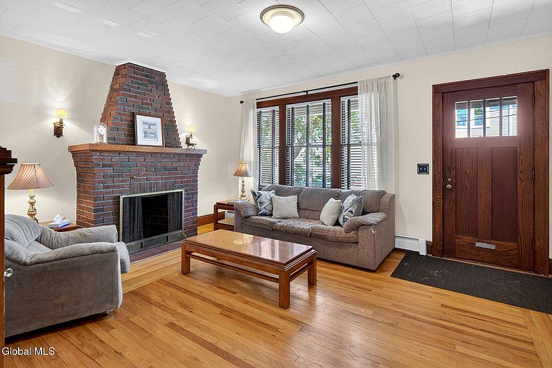 3rd image of 2203 15th Street