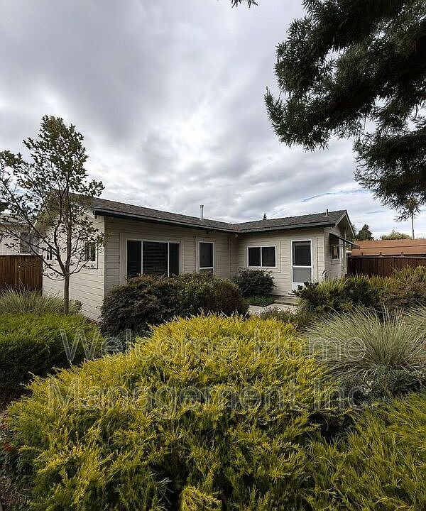 1st image of 477 Grove Way