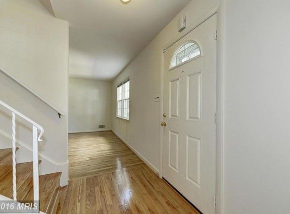 3rd image of 5610 Broadmoor St