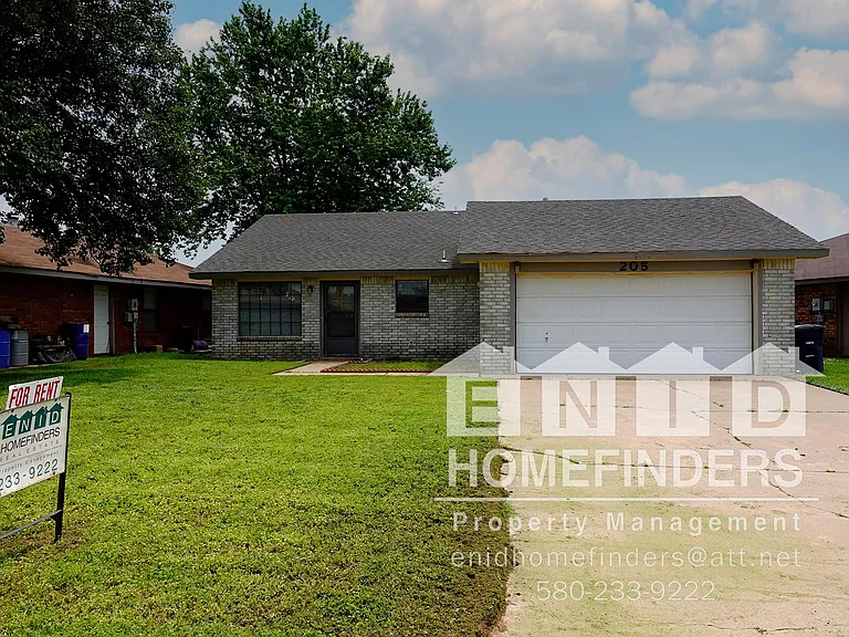 205 S Greenleaf Dr — Photo 1