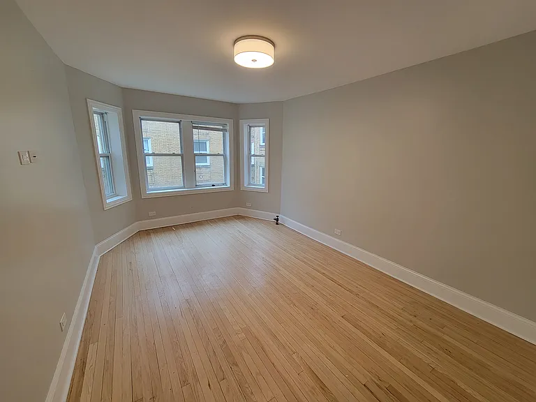 6430 N Richmond St #2W — Photo 2