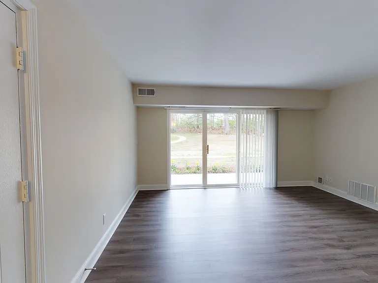 The Commons at Windsor Gardens — Photo 95
