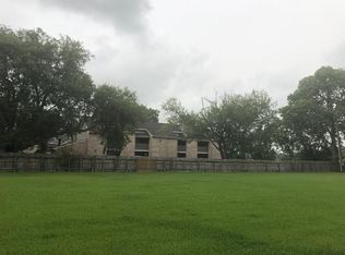 101 E Hospital Dr, Angleton, TX 77515