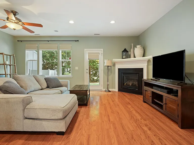 2825 Casona Way — Photo 7