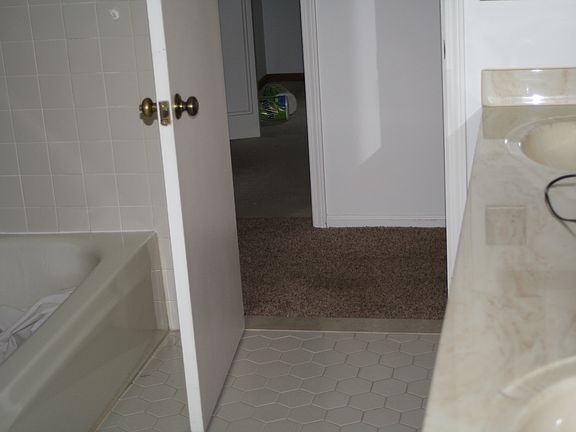 4th image of 5179 Don Shenk Dr