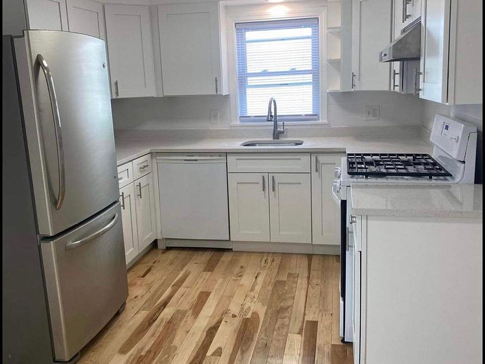 172 Neponset St Canton MA Zillow