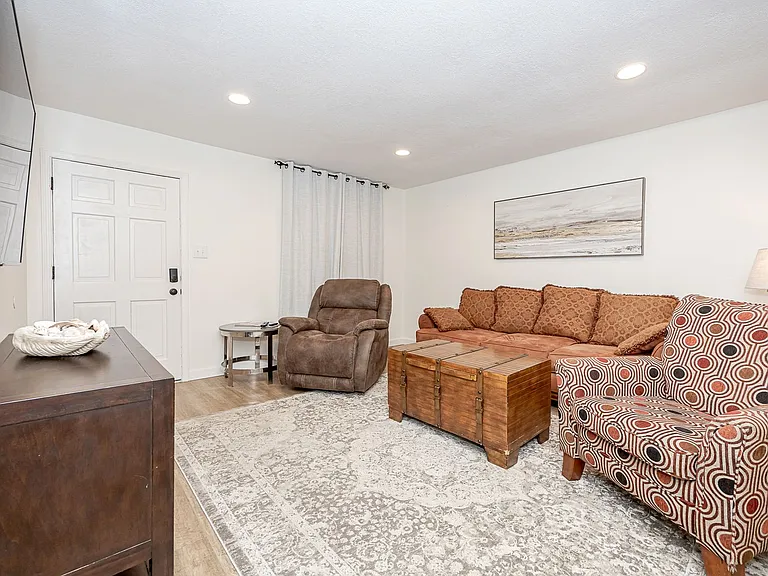 114 Ethel Cir #8 — Photo 10