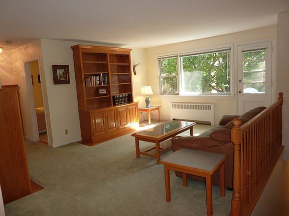 2nd image of 156 S Buckhout St #156