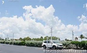 10600 S Ocean Dr #2 — Photo 43