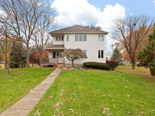 12301 Lakeshore Dr, La Salle, MI 48145