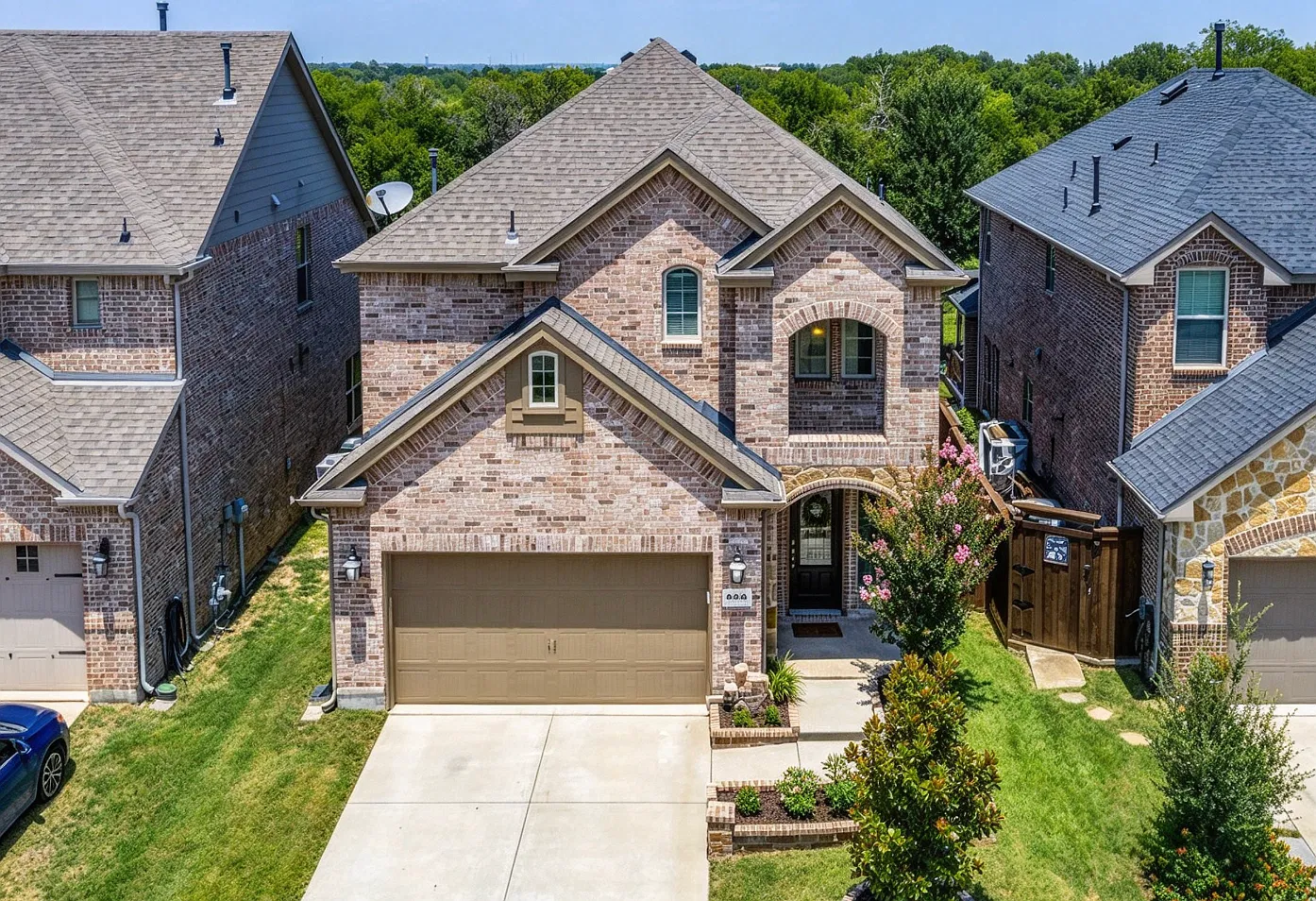 3 bed, 2.5 bath, 2292 sqft, $2,449 — Photo 1