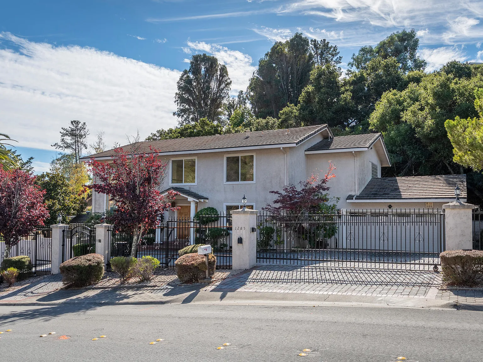 5 bed, 3.5 bath, 3100 sqft, $11,500 — Photo 3
