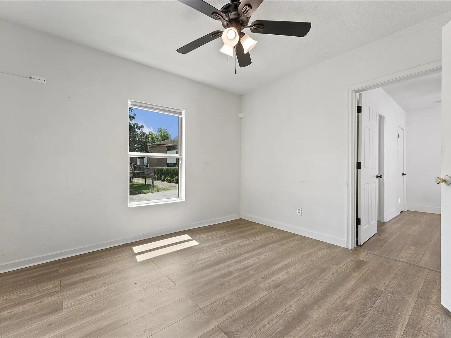 1 bed, 1.0 bath, 576 sqft, $875 — Photo 4
