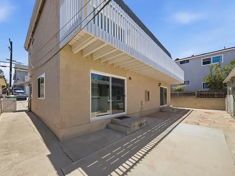 4339 Mentone St — Photo 29