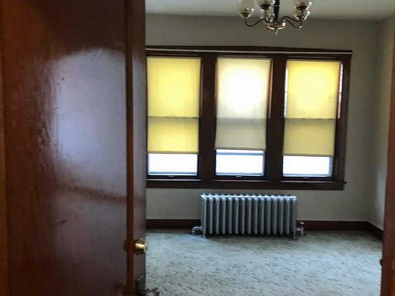 5th image of 5738 S Archer Ave S