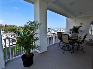 150 Lands End Rd APT C11, Morehead City, NC 28557