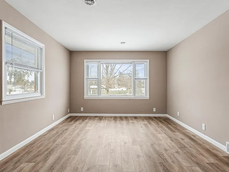 305 N Elizabeth St — Photo 22
