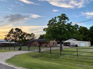 717 Gou Hole Rd, Cove, TX 77523