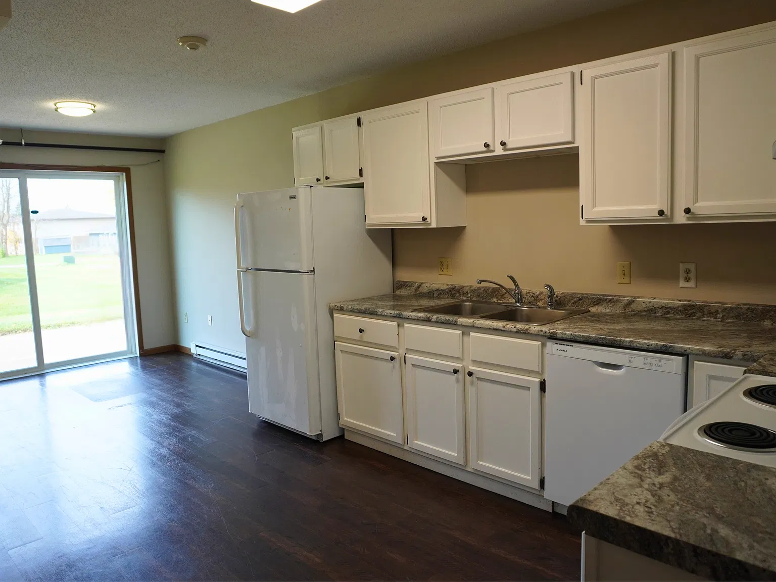 3 bed, 1198 sqft, $1,600 — Photo 4