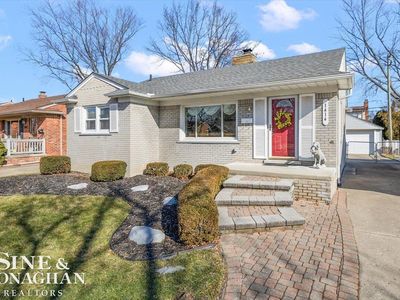 1414 Aline Dr, Grosse Pointe Woods, MI, 48236