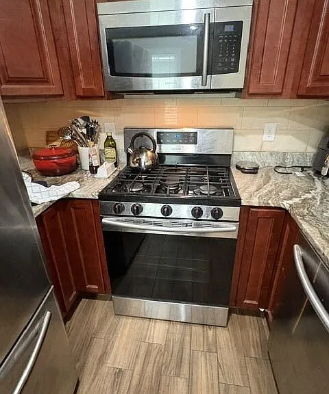 298 Wickenden St #4 — Photo 15