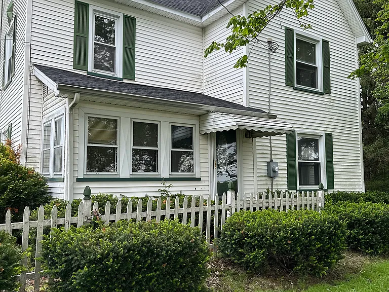 2445 Newton Tomlinson Rd — Photo 2