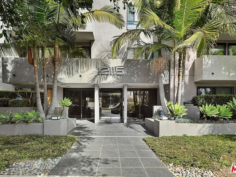 12115 San Vicente Blvd #311 — Photo 2