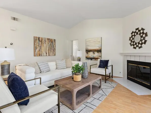 1330 Palomar Pl #7, Vista, CA 92084