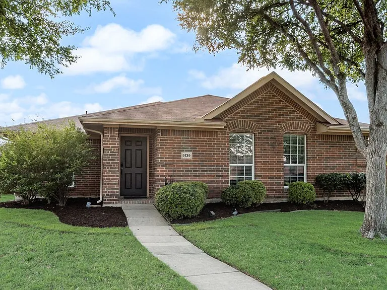 9139 Grand Canal Dr — Photo 1
