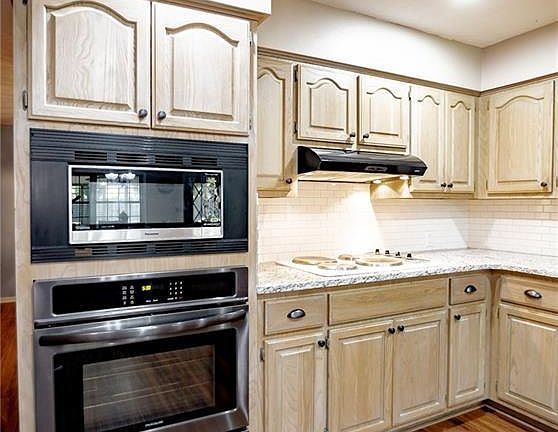 2nd image of 270 Hickory Dr