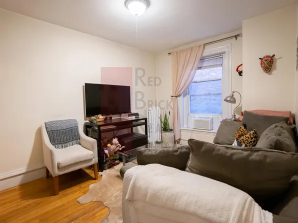 52 Joy St APT 3, Boston, MA 02114