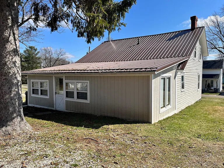 40 E Maple St — Photo 9