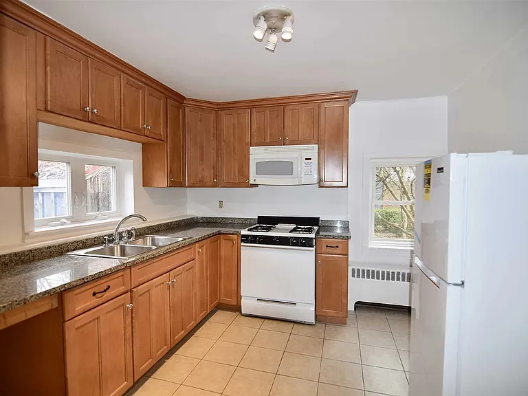 33 Mill St #1 — Photo 7