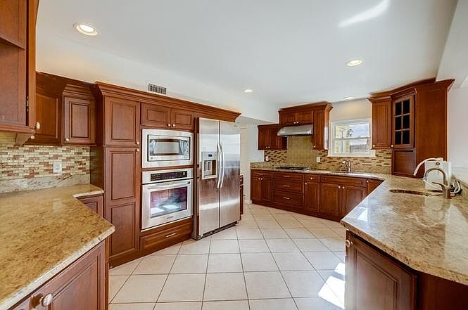 2nd image of 461 Forest Ave